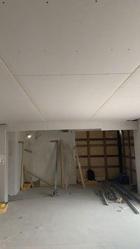 Leitungen im Boden